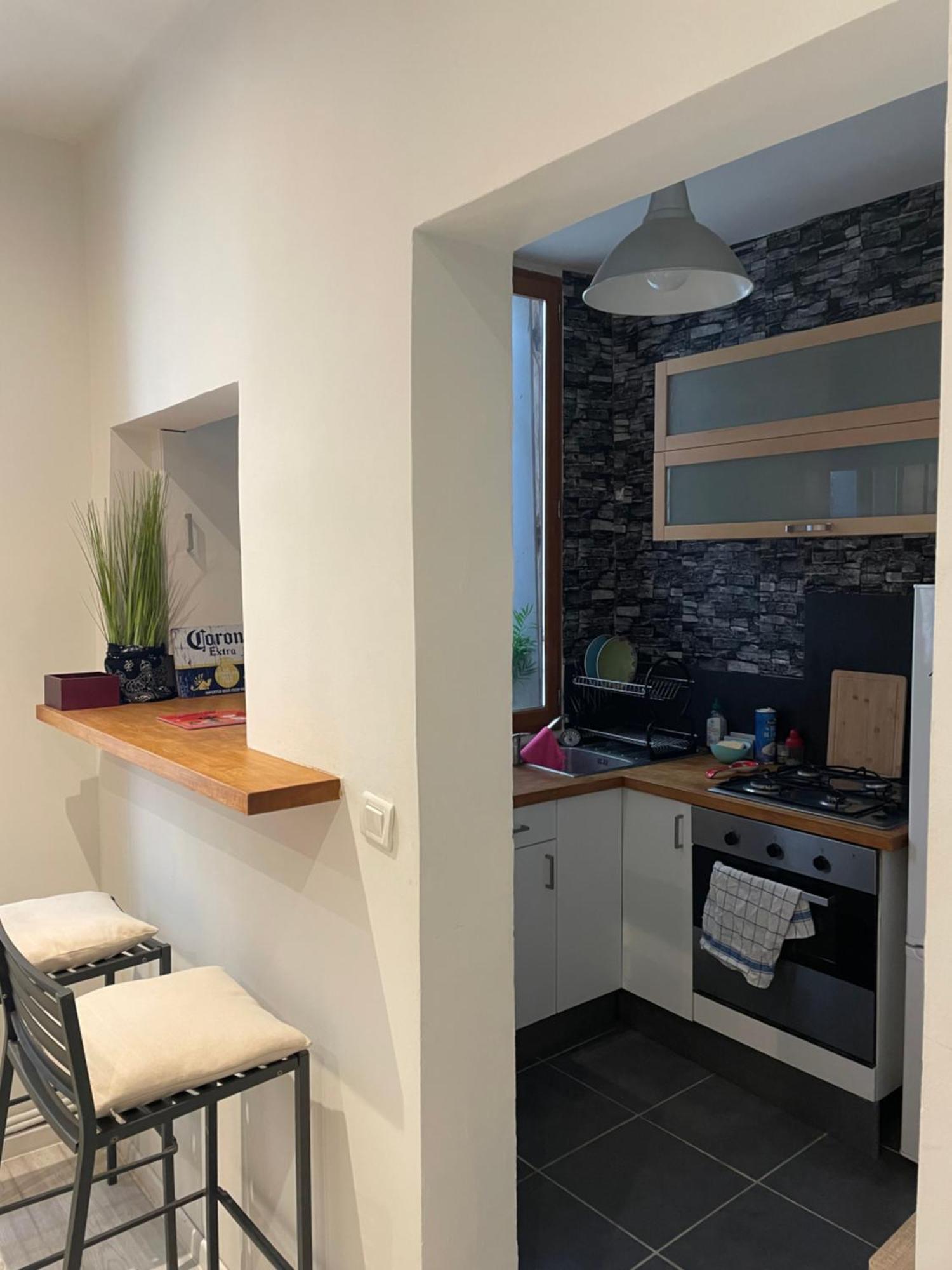 Deux Pieces - Confort - Ecusson Apartment *